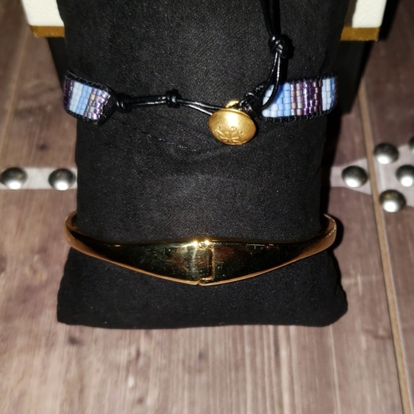 Distinct Cuffs - Picture 3 of 4